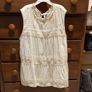 Old Navy Cream Sleevless Top